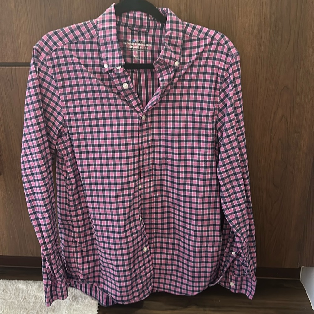 Men’s Vineyard Vines On-The-Go performance button down shirt